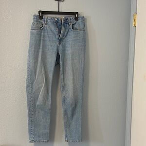 Everlane curvy cheeky jean size 28 regular Light Blue Denim with Tan Patch